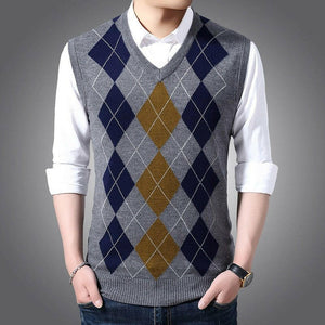 New Fashion Brand Sleeveless Sweater Mens Pullover Vest V Neck Slim Fit Jumpers Knitting Patterns Autumn Casual Clothing Men.
